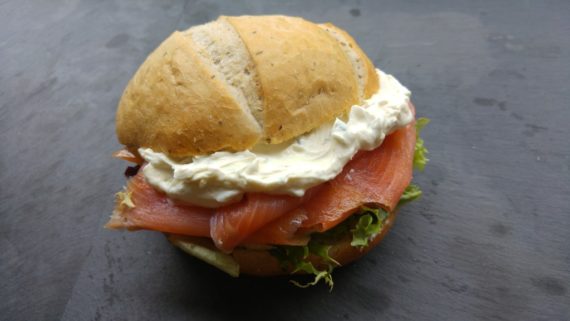 Broodje Noorse zalm